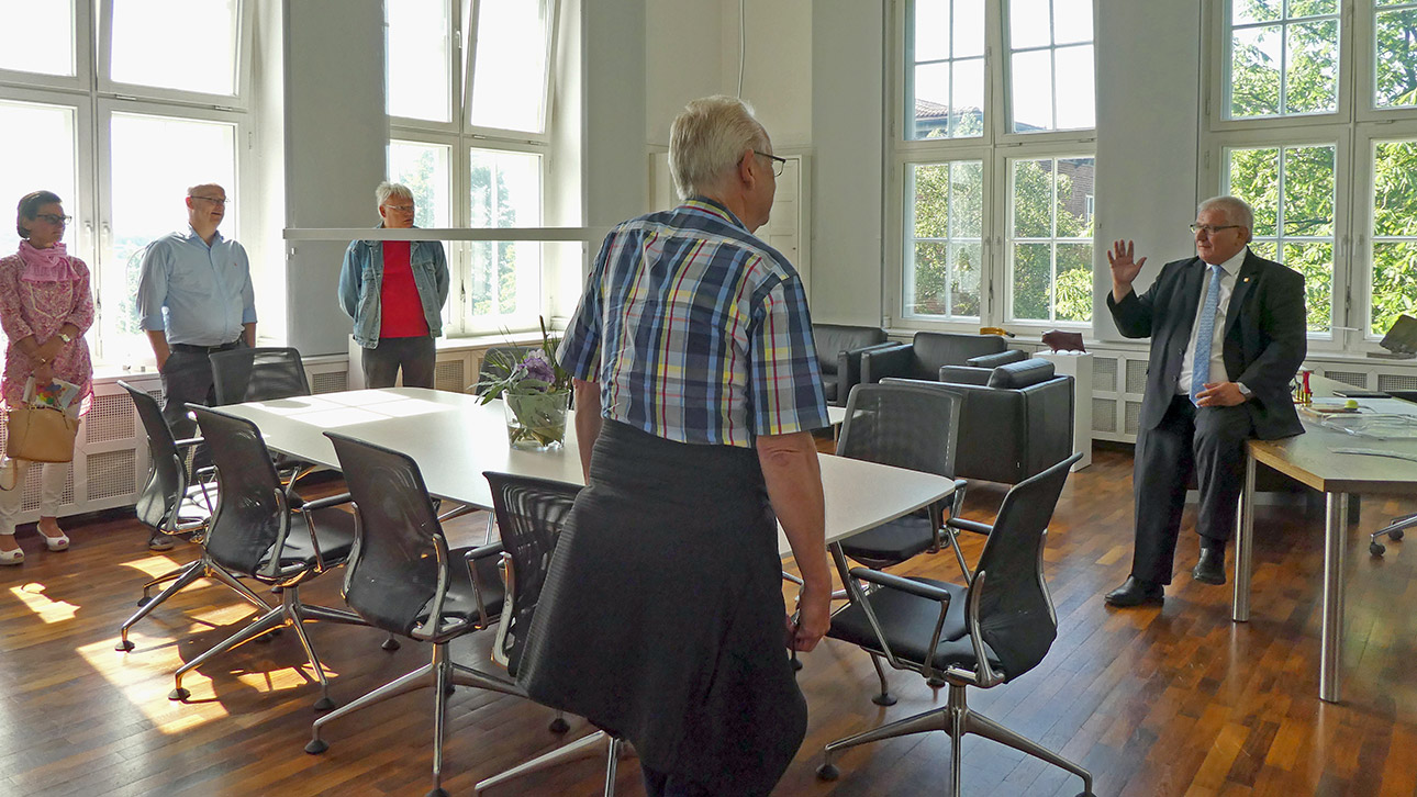 im Büro des Landtagspräsidenten beim Tag der offenen Tür