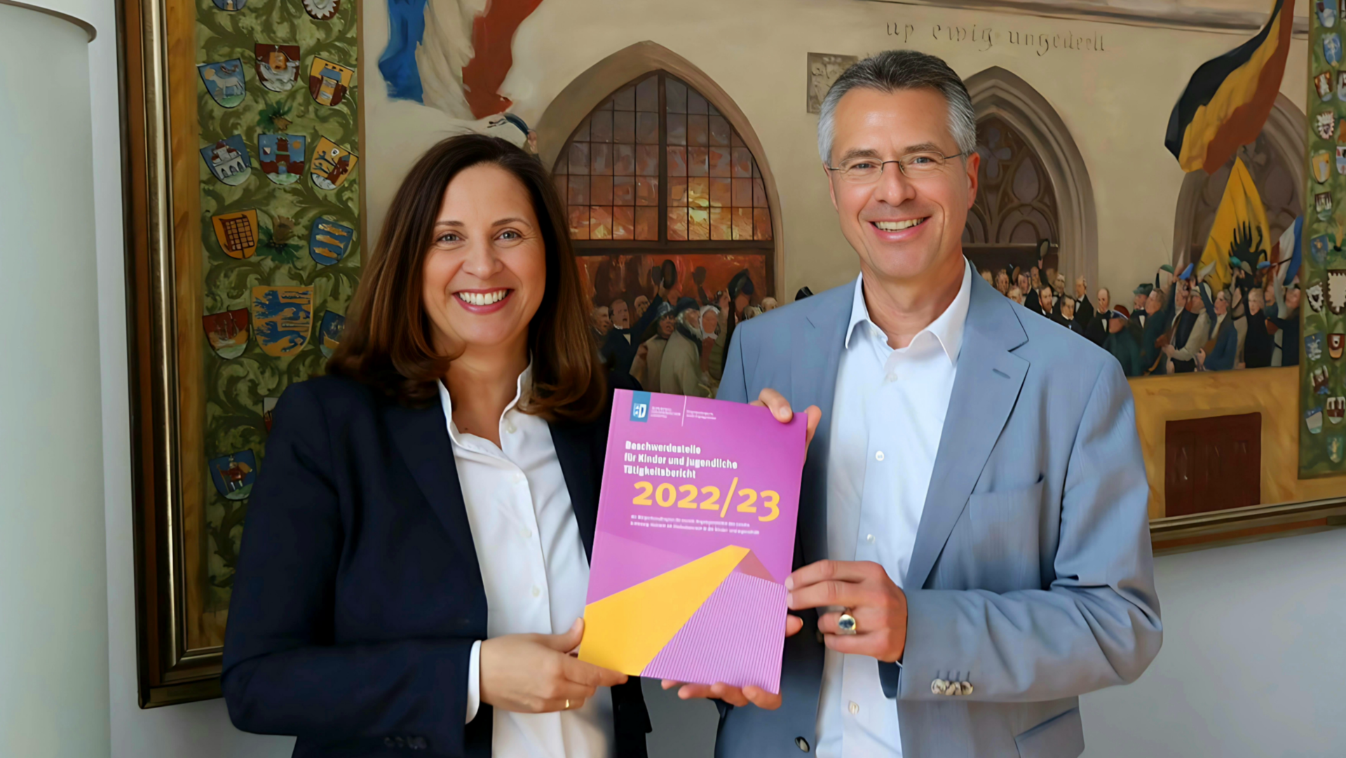 Übergabe des Berichts der Beschwerdestelle für Kinder und Jugendliche