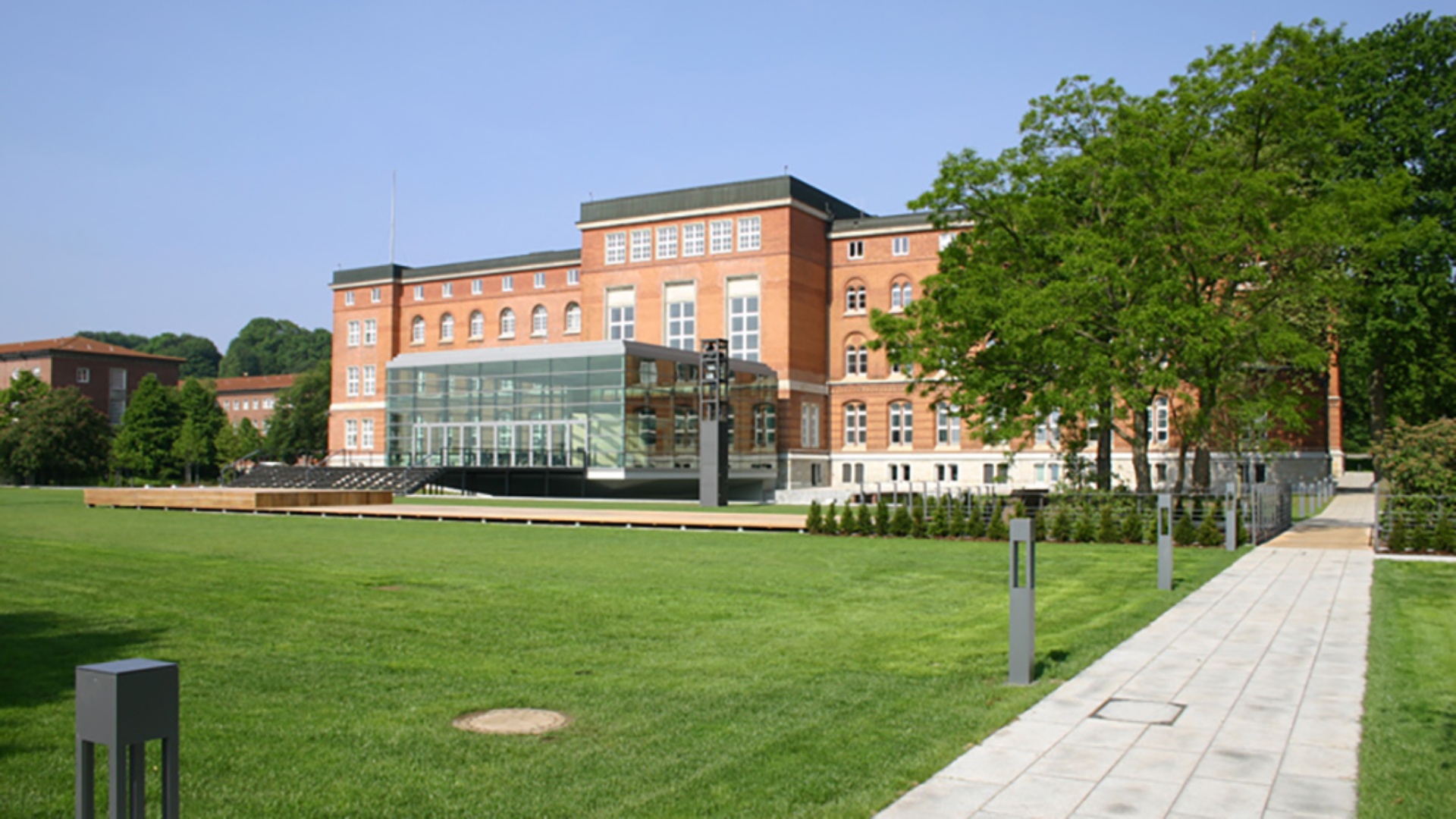 _09_landeshaus-wasserseite_2004