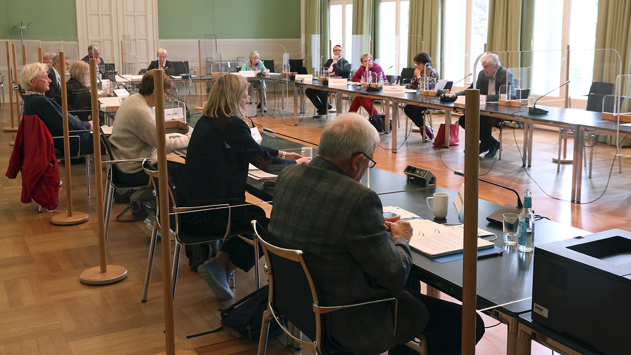 Gespräche in der Arbeitsgruppe 