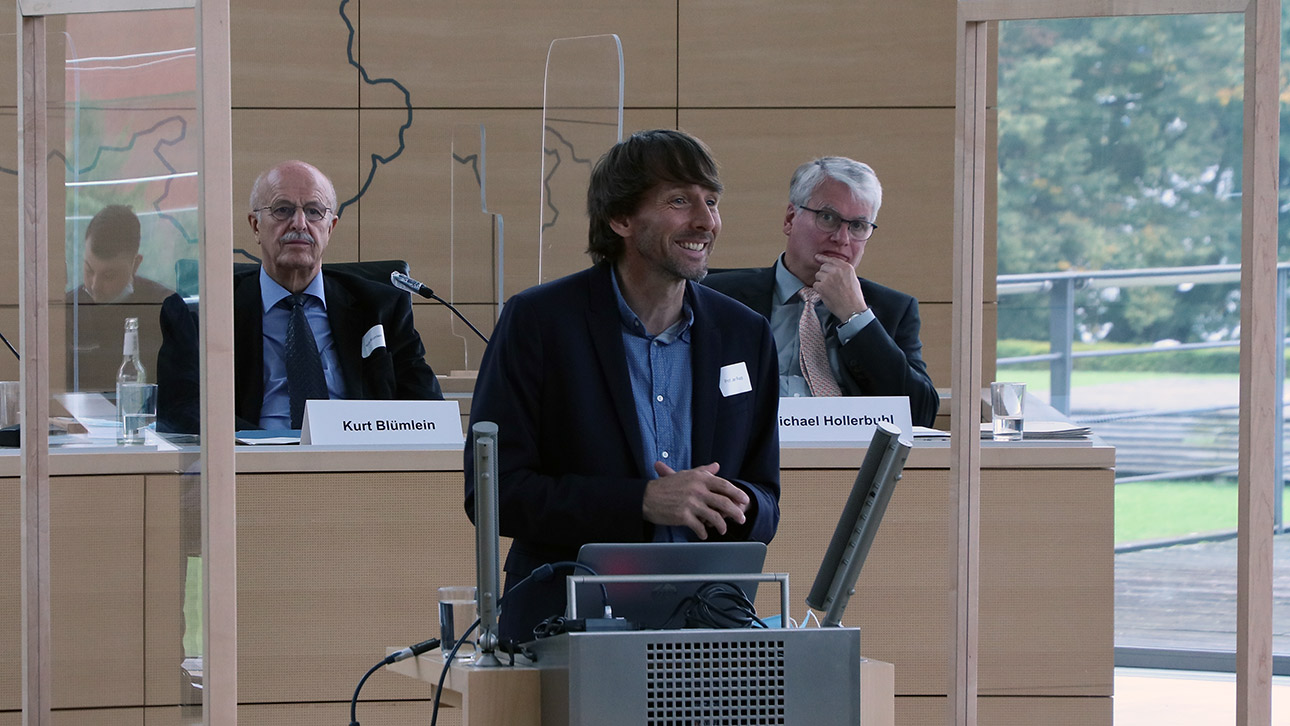 Gastredner Prof. Jan Rupp, Direktor der Klinik für Infektiologie und Mikrobiologie am Uniklinikum Lübeck