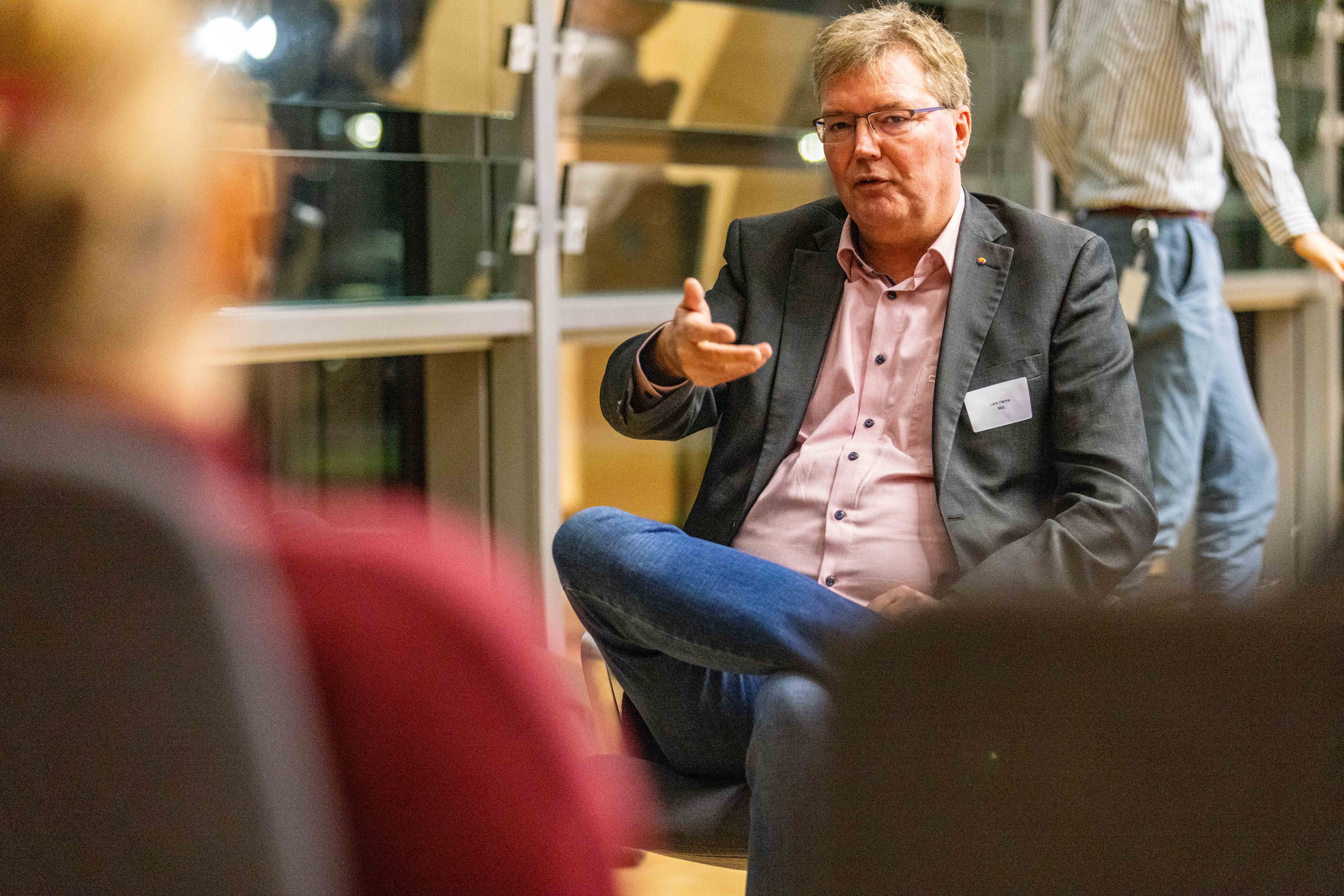 Lars Harms im Gespräch mit den Teilnehmern