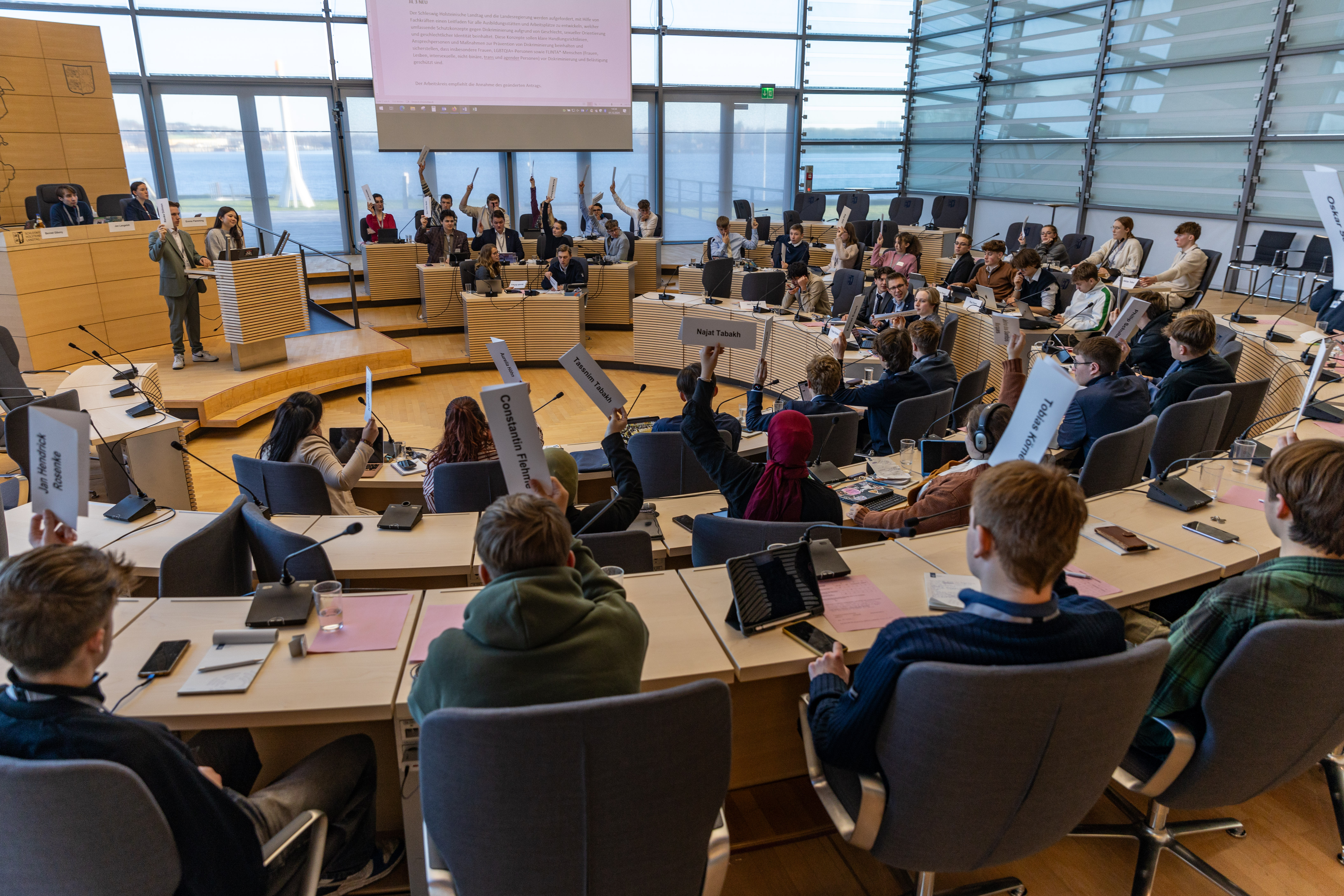 Das Plenum von Jugend im Landtag 2024