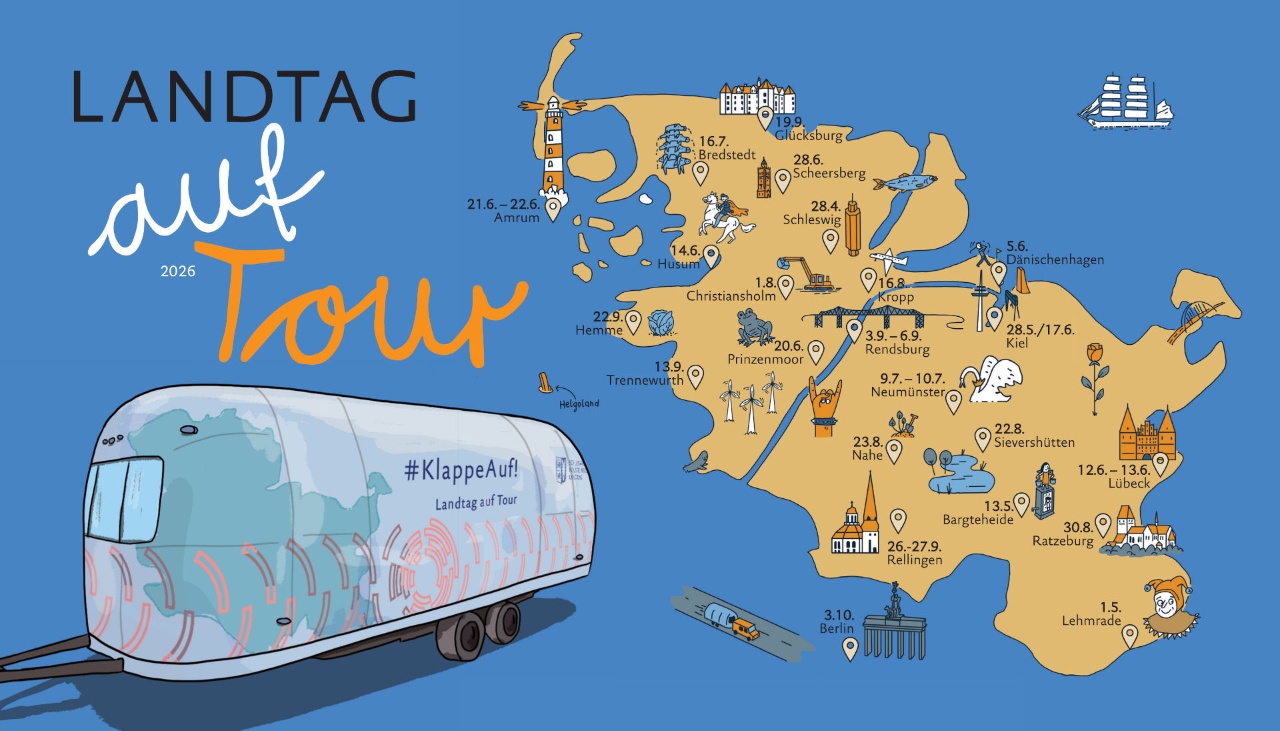 Eine gezeichnete Karte von Schleswig-Holstein, auf der alle Orte der diesjährigen Tour eingezeichnet sind. Daneben der gezeichnete Airstream darüber der Schriftzug "Landtag auf Tour" 